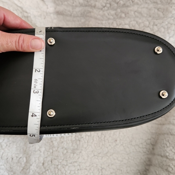 Dooney and Burke vintage Black Leather Shoulder Bag - Picture 9 of 13